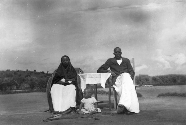 Ebifananyi #2 – People Poses Places. Musa Katuramu